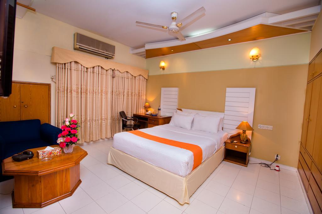 Hotel Golden Deer Dhaka Eksteriør billede